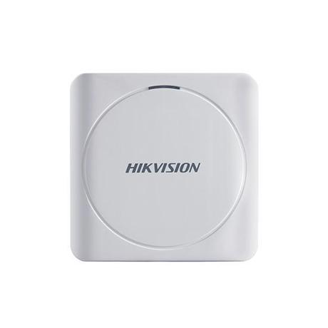 Cititor card Hikvision DS-K1801M, citeste carduri RFID Mifare, distanta citire: 50mm, comunicare: Wiegand 26/34 protocol, indicator LED de stare si alimentare; alimentare: 12VDC, IP65, dimensiuni: 87 × 87 × 13.3mm